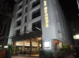 Le Grande Residency -Unmarried Couples are not Allowed