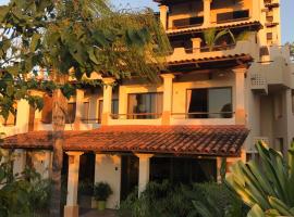 Coco Sunset Hills #52, family hotel in Coco