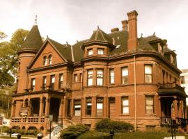 The Redstone Inn and Suites, hotel perto de Grand Opera House, Dubuque