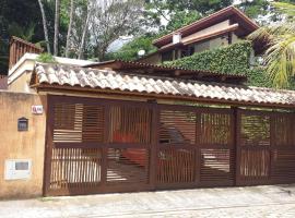 Casa das Embaúbas, viešbutis mieste Iljabela, netoliese – Gato Waterfall