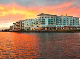 Ramada Hotel & Suites by Wyndham Ballina Byron, hotel near Ballina Byron Gateway Airport - BNK, 