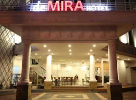 DeMira Hotel, hotel en Gubeng, Surabaya