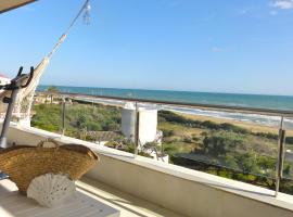 Gava Beach 1st Line, hotel i Gav&agrave;