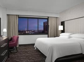 Embassy Suites by Hilton Crystal City National Airport, viešbutis mieste Arlingtonas
