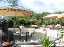Hotel mon Soleil, hotel v destinaci La Gaude