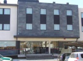 Hotel Alfinden, hotel con parking en La Puebla de Alfindén