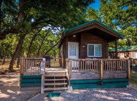 Pio Pico Camping Resort One-Bedroom Cabin 13, parkolóval rendelkező hotel Jamulban