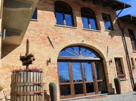 Dimora Cortese, Hotel in Castagnole Lanze