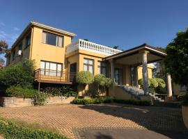 Edens Guest House, hotel perto de The Pavilion Shopping Centre, Durban