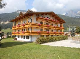 Residence Dolomia, apartamentų viešbutis mieste Pozza di Fassa