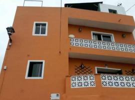 House - 2 Bedrooms with WiFi - 03773, hotell i Taganana