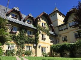Tri Hotel Le Chateau – hotel w mieście Gramado