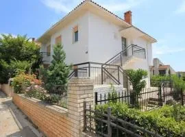 House Paulina 1214