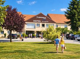 Hotel The Originals Bernay Acropole, hôtel à Bernay