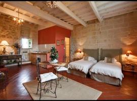 Le trente trois, hotell i Uzès