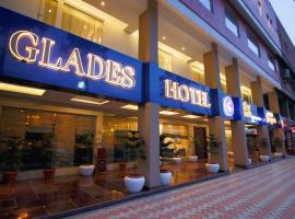 Glades Hotel, hotel in Chandīgarh