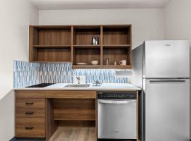 Everhome Suites Temecula Wine Country, hotel in Temecula