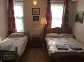 Central Greenwich guest rooms