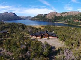 Laguna Larga Lodge, lodge in Lago Futalaufquen