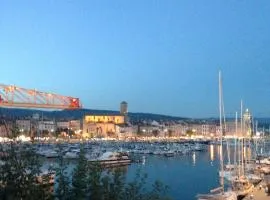 Accostage Vieux-Port - Appartements & Parking