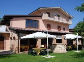 Country House Il Piacere, farm stay in Civitella del Tronto