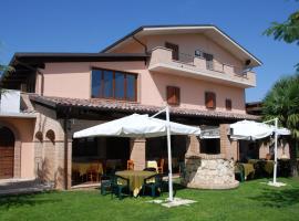 Country House Il Piacere, hotel keluarga di Civitella del Tronto