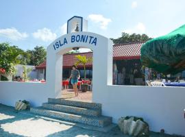 伊斯拉博妮塔海灘度假村，聖胡安的有停車位的飯店