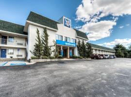 Motel 6-Niantic, CT - New London, готель у місті Ніантик