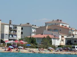 Apartments Luna, hotelli kohteessa Pag