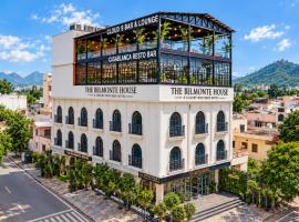 The Belmonte House by Noventa - Rooftop Pool Hotel in Udaipur, hotel di Udaipur