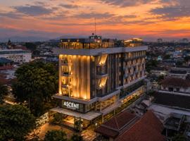 Ascent Hotel & Cafe Malang, hotell i Malang