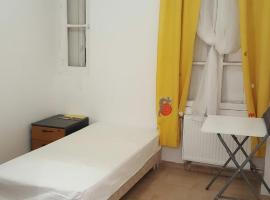 Chambres à PARIS, viešbutis mieste Ivri prie Senos