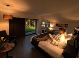 Domaine du Bois d'Hez - Corporate Privative Hotel,Genappe的飯店