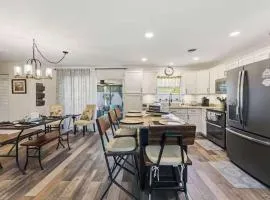 Ambers Jensen Beachhouse with Hot Tub