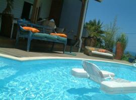 La Buddha Case, hotell i Étang-Salé