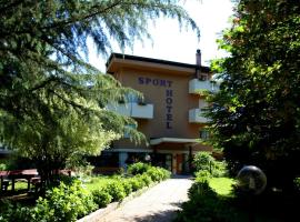Garden House - Hotel Sport, hotel in Levico Terme