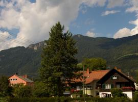 Apartmenthaus Berdnik, hotel berdekatan Babylift Kries, Kötschach