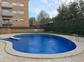 Lets Holidays Cozy Pool Apartment