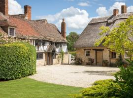 The Old Manor House, hotel Halfordban