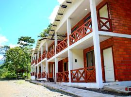 Santval Lodge, hotel s bazenima u gradu 'Bucay'