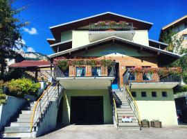 Garni Enrosadira, hotel Vigo di Fassában