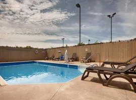 Best Western Crossroads Inn