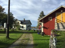 Höglunda Gård B&B Lantgård, lodge i Skanderåsen