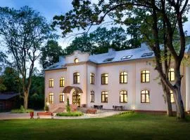 Modlin Palace、にあるワルシャワ・モドリン空港 - WMIの周辺ホテル