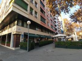 La Ciudadela, hotel near Arc de Triomf Metro Station, Barcelona