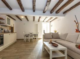 Apartment Nena- apartman sa posebnim ulazom u prizemlju, terasom i zelenom okućnicom, отель в городе Rakotule