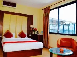 Hotel Regal Airport