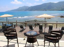 Surfers Cove Apartments, hotell i Bel Ombre