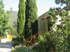 Spacious home in Palinuro, hotel a Centola