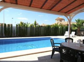 Luxurious Holiday Home in Mazarron with Private Pool: Mazarrón'da bir kiralık sahil evi